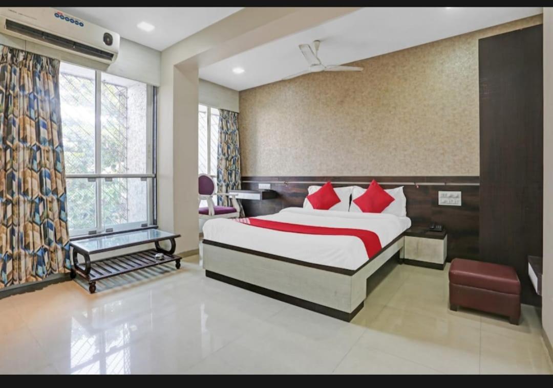 Hotel Star Light มุมไบ ภายนอก รูปภาพ